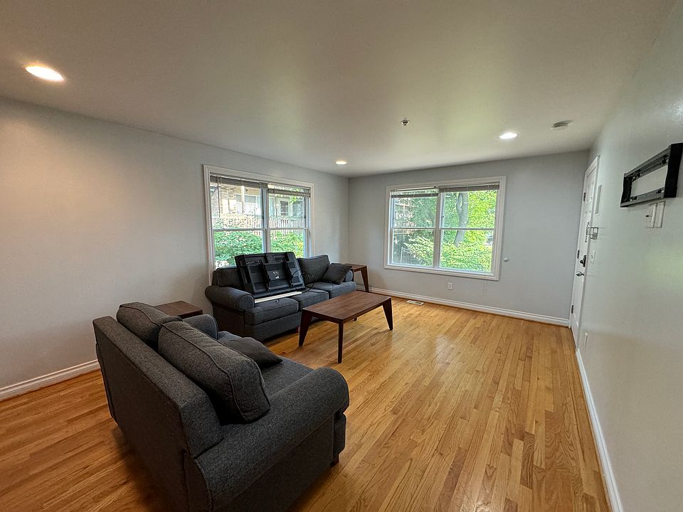 1st image of 133 Hill St APT 3