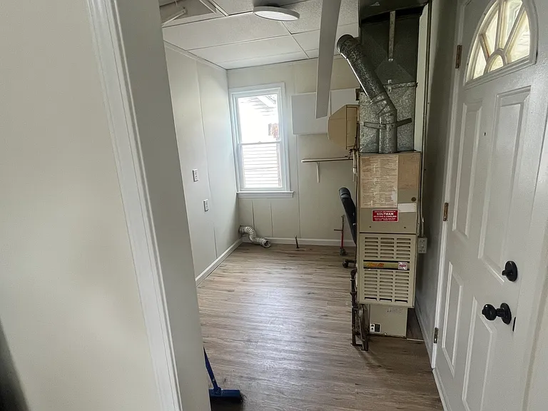 23392 Hazelwood Ave — Photo 8