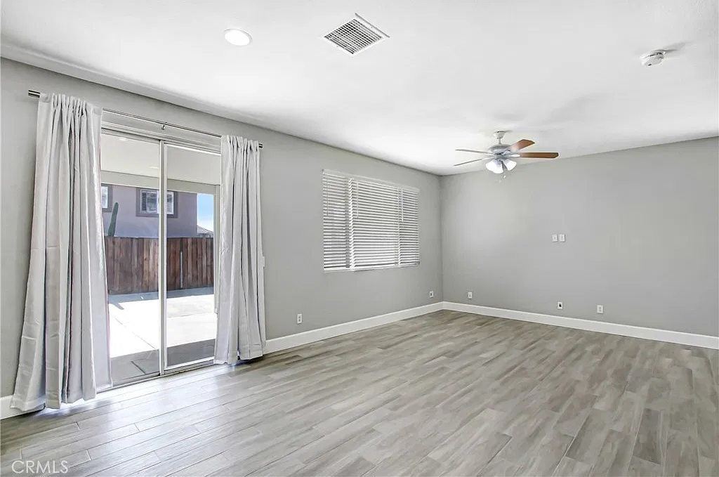 3 bed, 2.5 bath, 1500 sqft, $3,700 — Photo 3