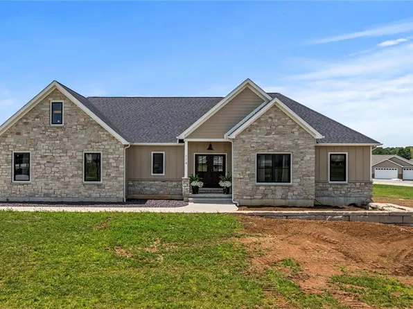 714 Magnolia Dr, Farmington, MO 63640