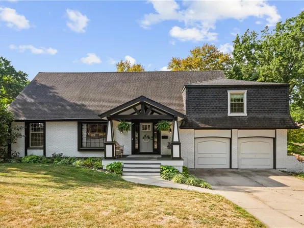 330 E Bridlespur Dr, Kansas City, MO 64114