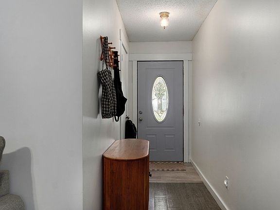 2nd image of 621 W Edgewood St #621