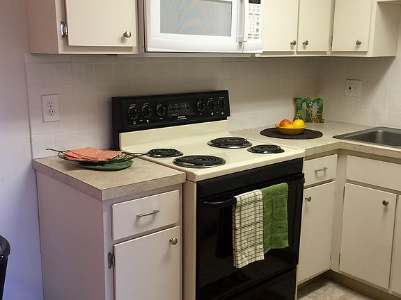 2nd image of 5719 S Nantucket Dr APT 304