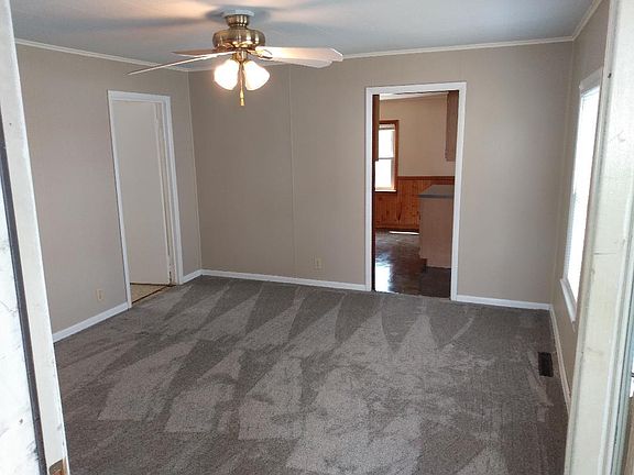 4th image of 111 6th North St #2