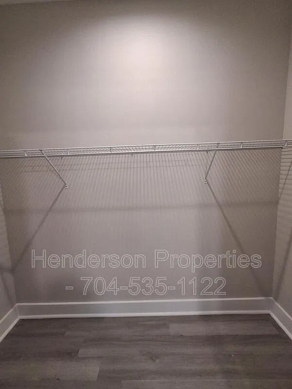 1160 Magnolia St — Photo 3