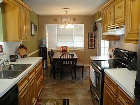 3rd image of 9823 Forest Hollow Dr