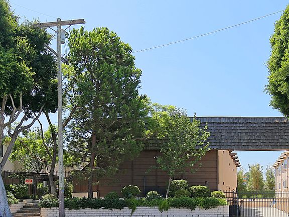 3rd image of 4601 Inglewood Blvd APT 2