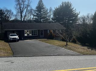 645 S Franklin St, Red Lion, PA 17356