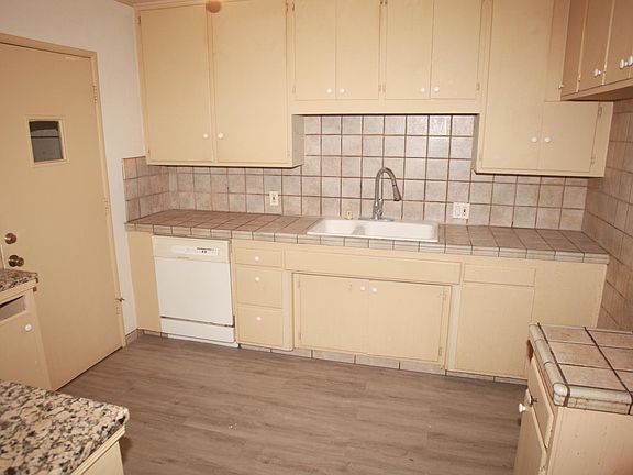3rd image of 7408 Sunnybrae Ave