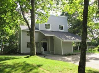 1 Warren Rd, Bourne, MA 02532