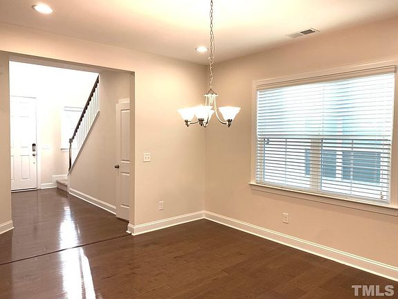 4th image of 1148 Premier Key Dr