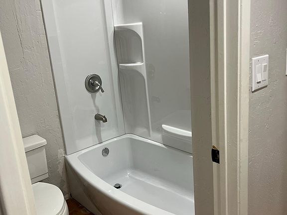 4th image of 1608 S River Dr