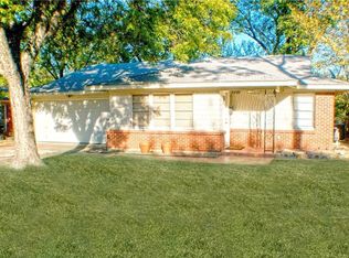 2413 Shalon Ave, Fort Worth, TX 76112