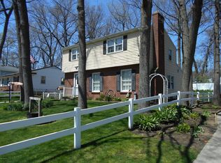 1463 Southlawn Dr SW, Wyoming, MI