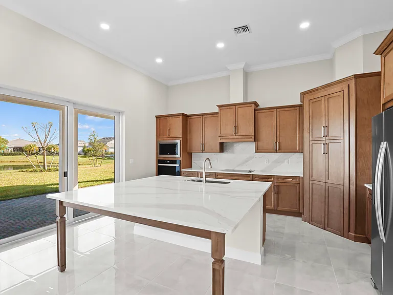 14823 Wildwood Cir — Photo 23