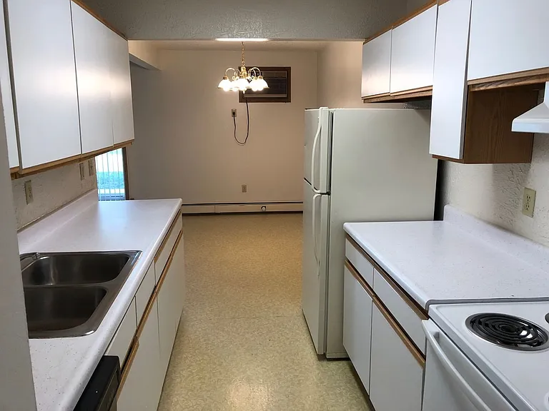 200 N Garfield Ave — Photo 16