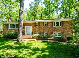 9211 Hamilton Dr, Fairfax, VA 22031