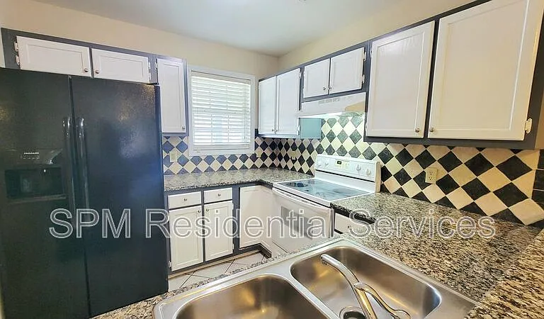 5116 Lampost Cir — Photo 4