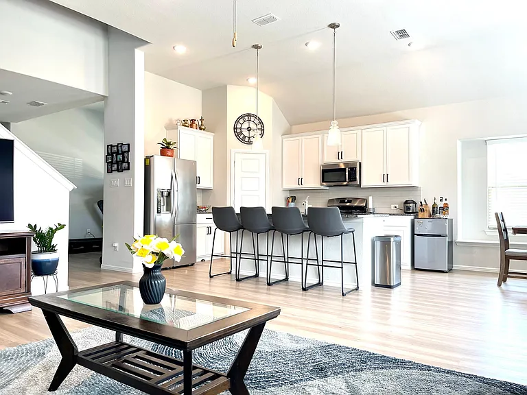 8701 Heliotrope Ln — Photo 10
