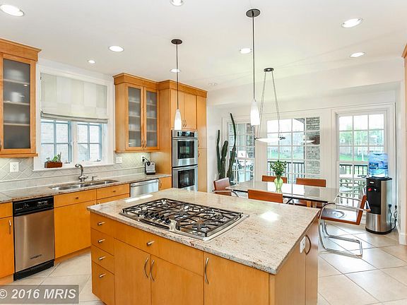 5th image of 9410 Turnberry Dr