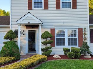 14 Badger Trl, Coram, NY 11727