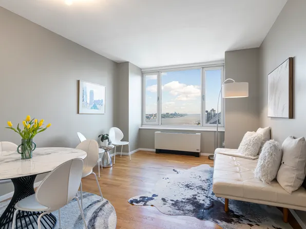 635 West 42nd Street 37D image 2 of 11