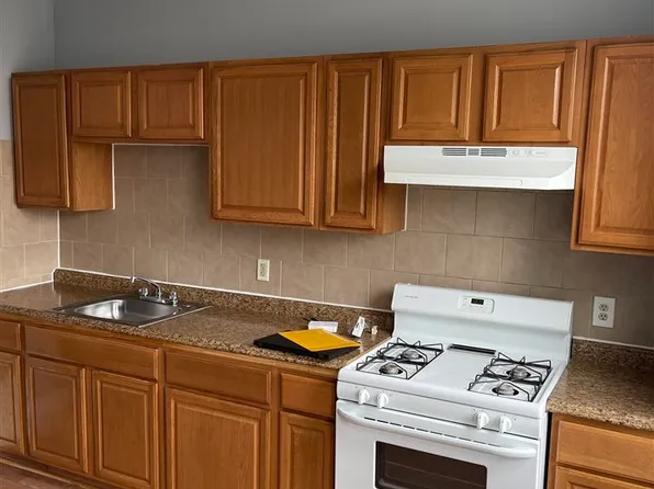 24 Eastern Parkway image 2 of 19