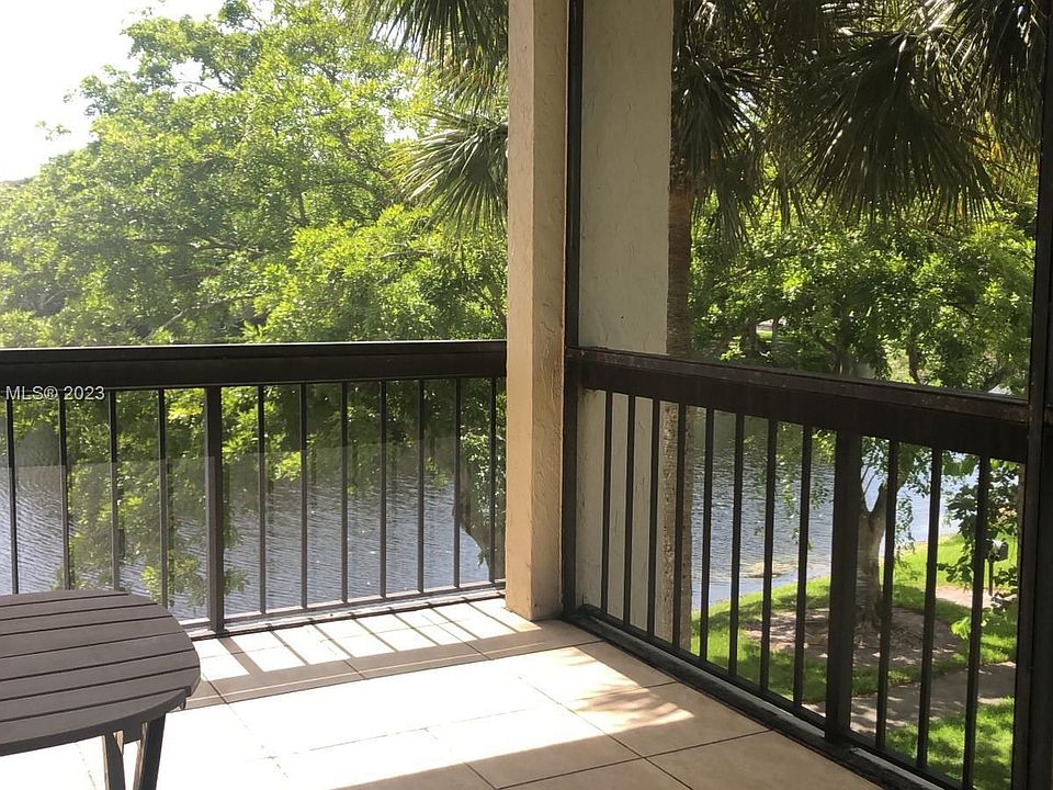 1st image of 2025 Lavers Cir APT D310