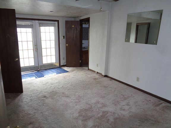 5th image of 831 NW 35th St