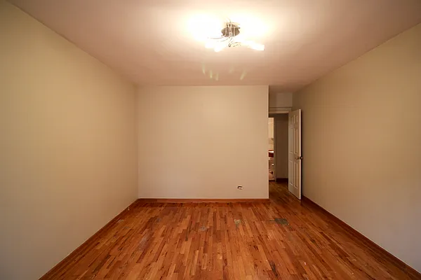 Sold by Hagstrom Management Inc | media 3