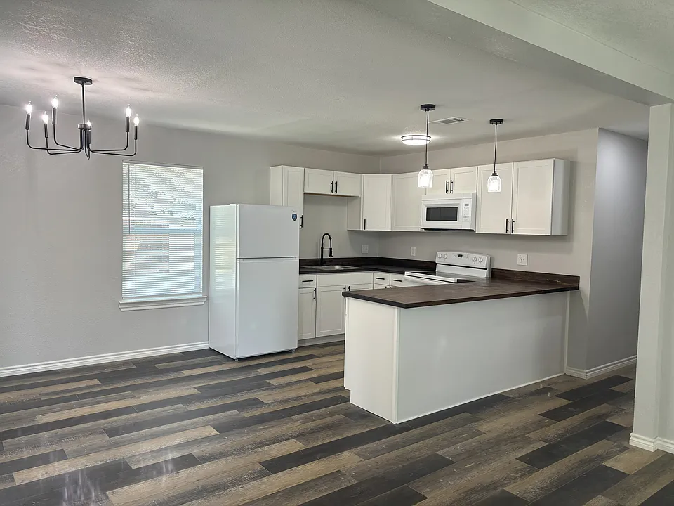 5609 Fernander Dr
