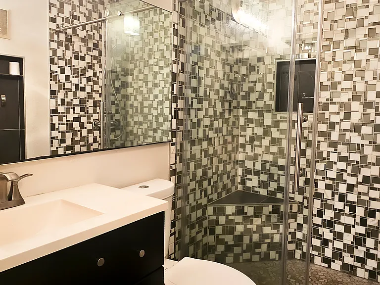 3425 E 15th St #4 — Photo 9