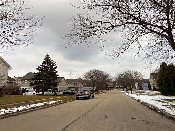 4th image of 230 Windsor Dr