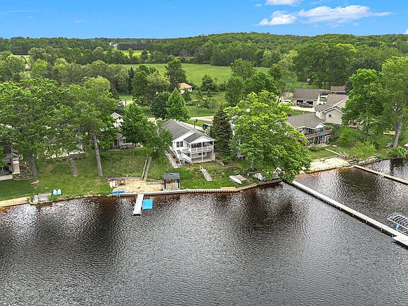 2nd image of 22041 Leota Dr