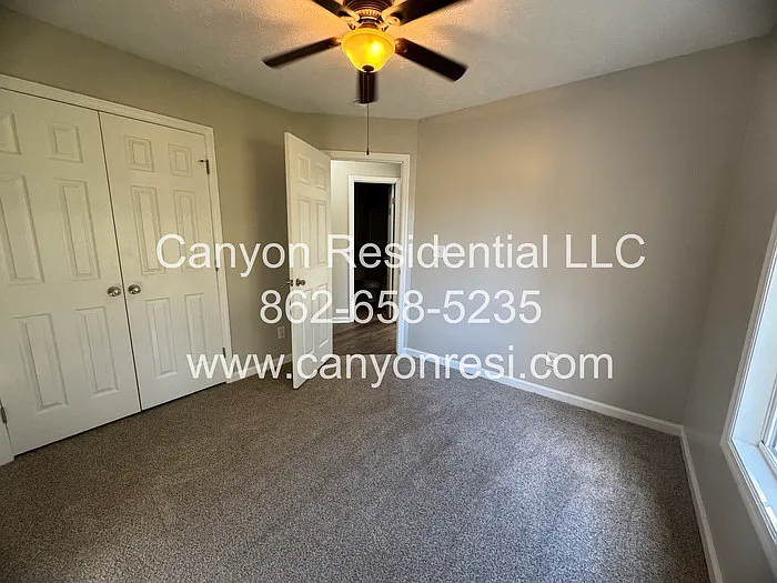 109 Hayes Ct — Photo 6