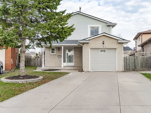 3 Benemar Ct, Hamilton, ON L8W 2R1