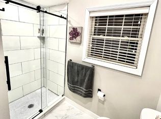 909 N Burghley Ave, Ventnor, NJ 08406