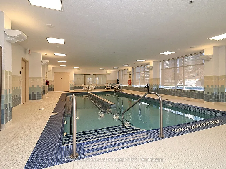 350 Princess Royal Dr #703 — Photo 27