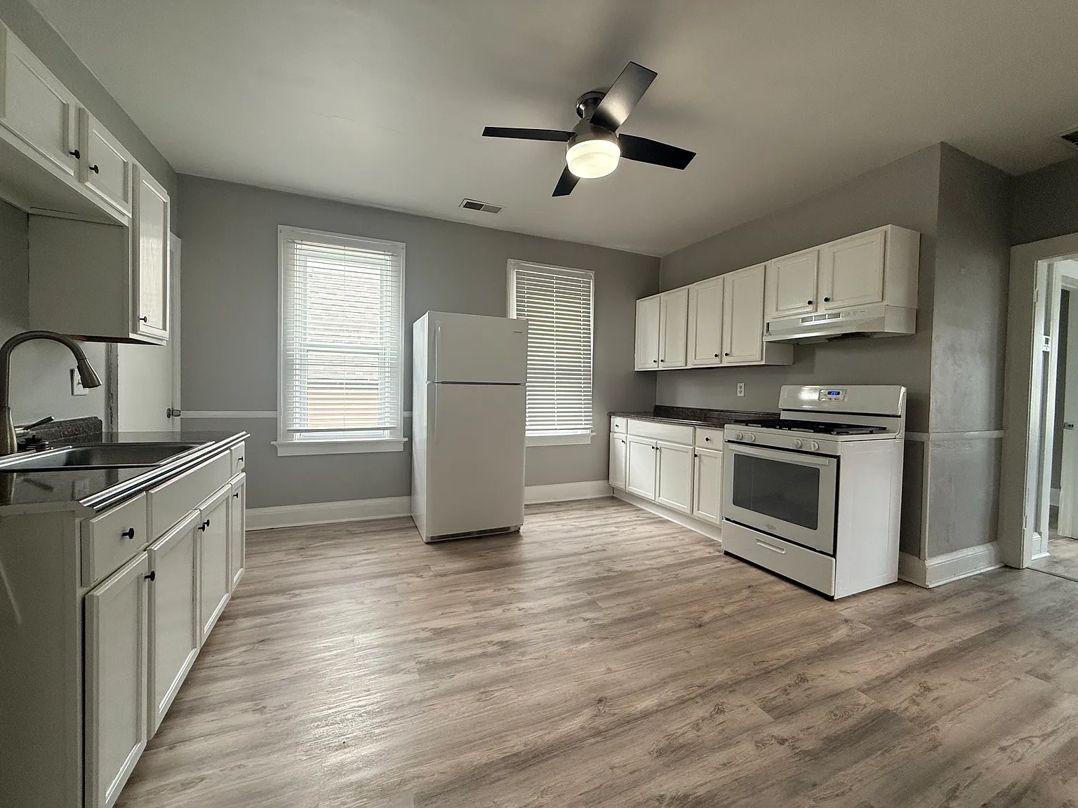 2 bed, 800 sqft, $1,450 — Photo 1