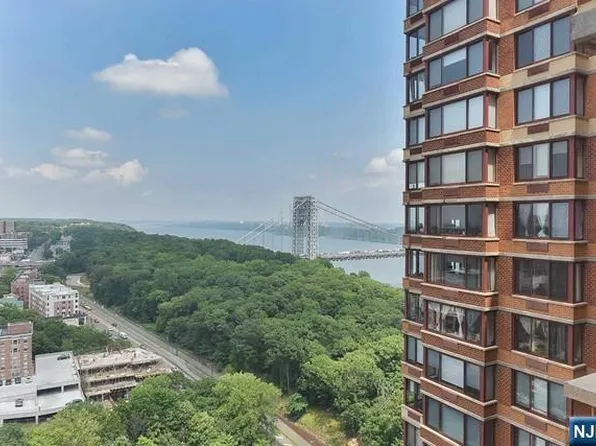 100 Old Palisade Rd APT 3402, Fort Lee, NJ 07024