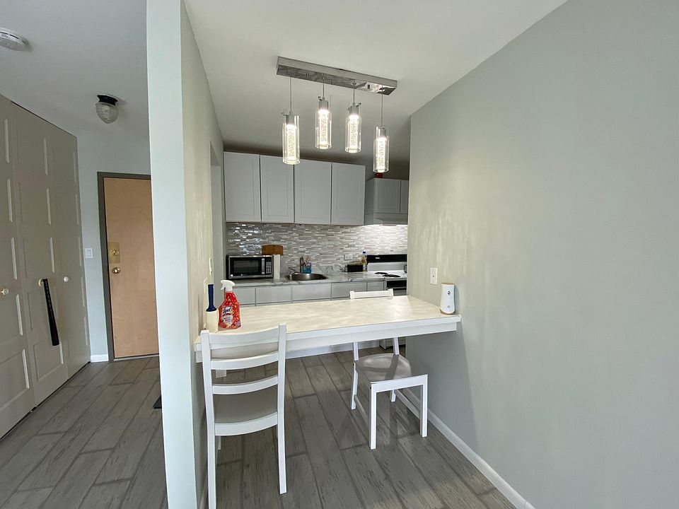 1st image of 4 Villa Verde Dr #2