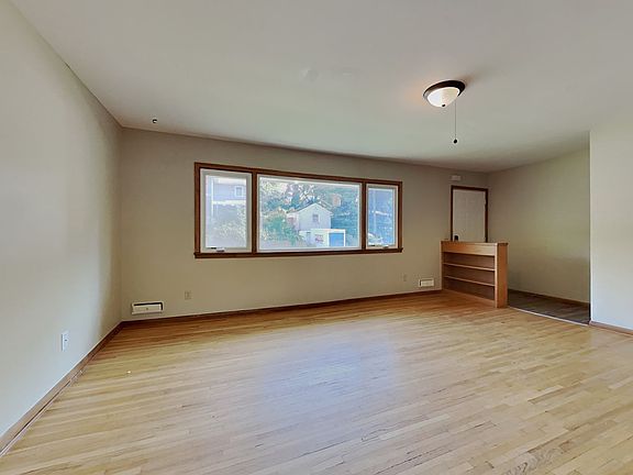 4th image of 2043 36th Ave NE