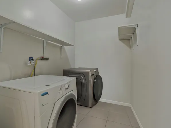 747 Essex Street image 10 of 23