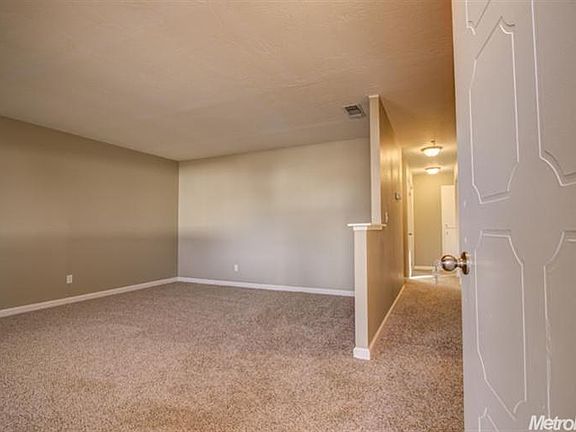 5th image of 9032 Alderson Ave
