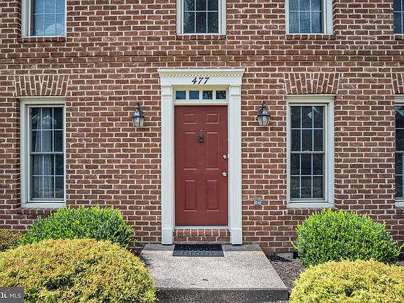 3rd image of 477 Delancey Ct