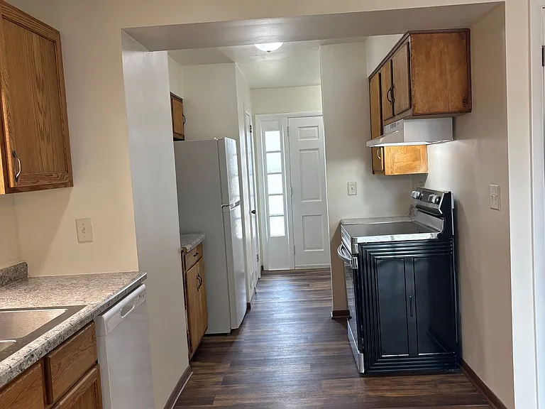 4401-4407 Eastridge Dr — Photo 3