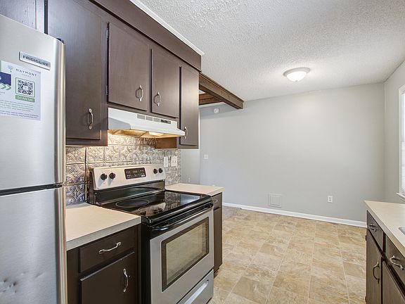 3rd image of 106 Kirk Ct
