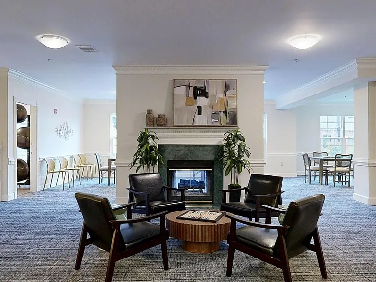 Buckhead Flats — Photo 20