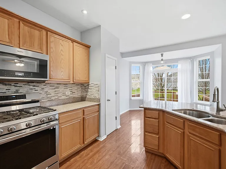 512 Normandy Ln — Photo 6