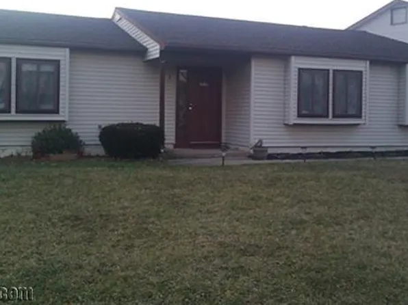 1 Nettletree Dr, Ewing, NJ 08638